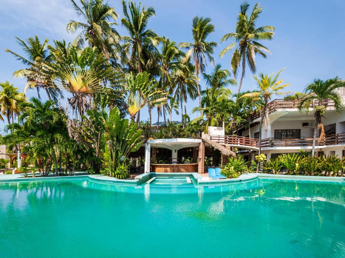Oyo Hotel Sands Барра-де-Навидад Экстерьер фото