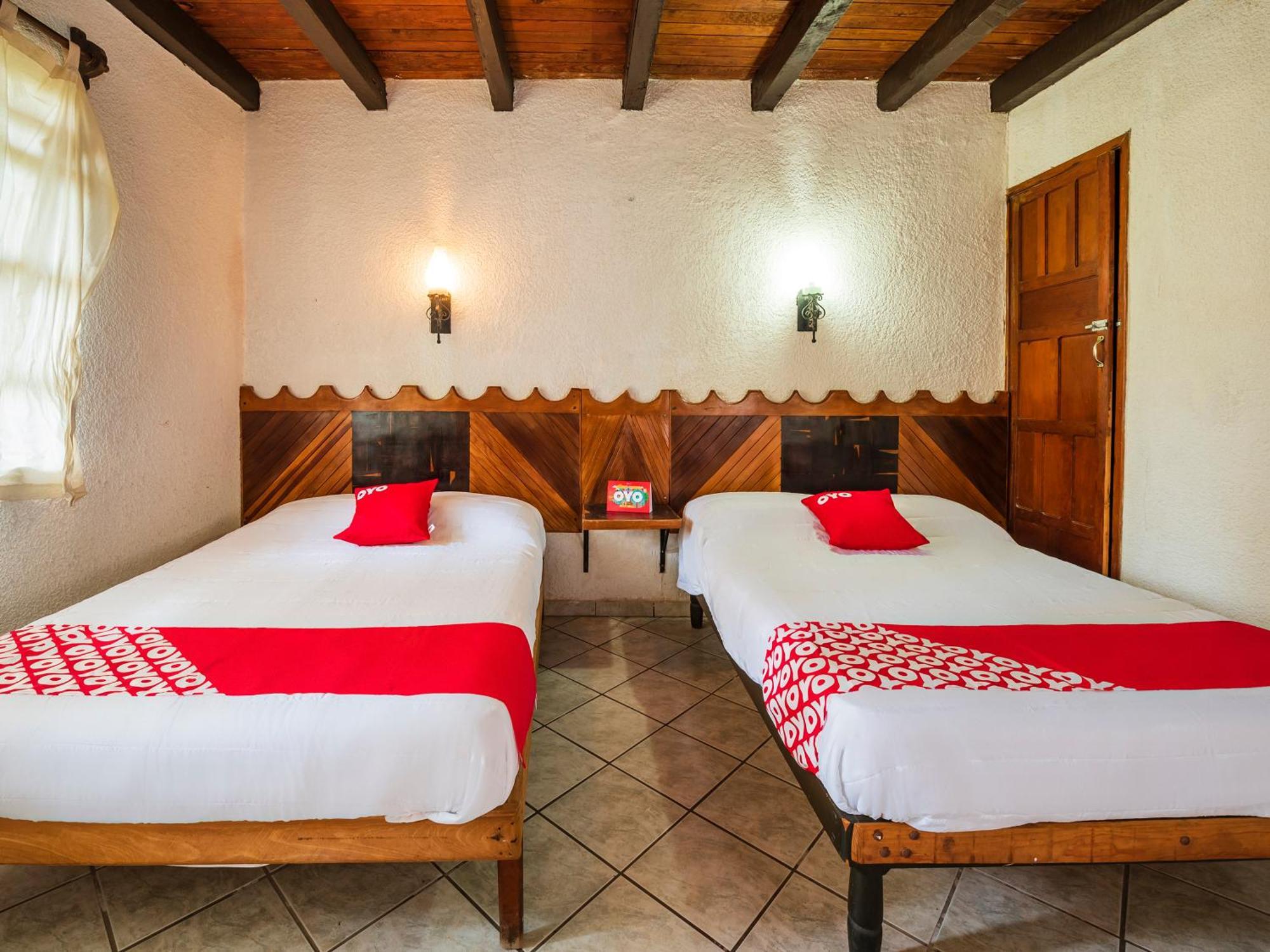 Oyo Hotel Sands Барра-де-Навидад Экстерьер фото