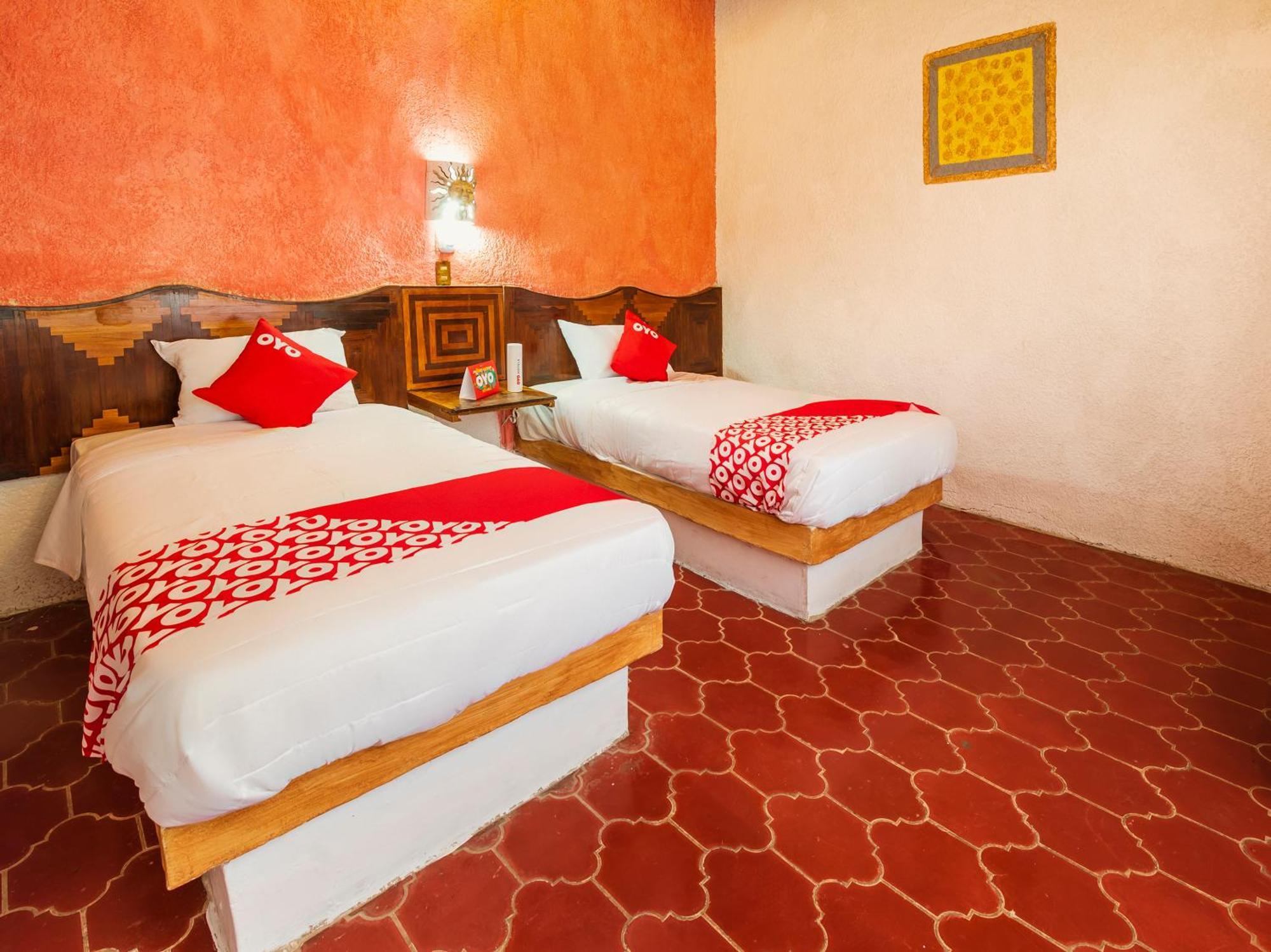 Oyo Hotel Sands Барра-де-Навидад Экстерьер фото