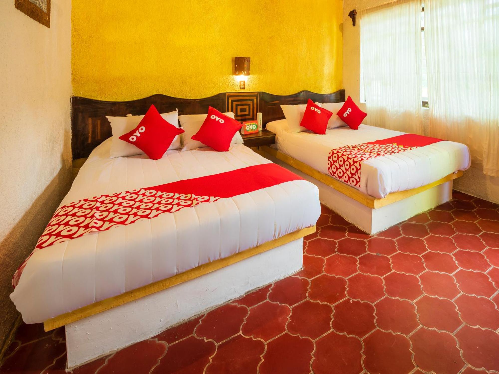 Oyo Hotel Sands Барра-де-Навидад Экстерьер фото