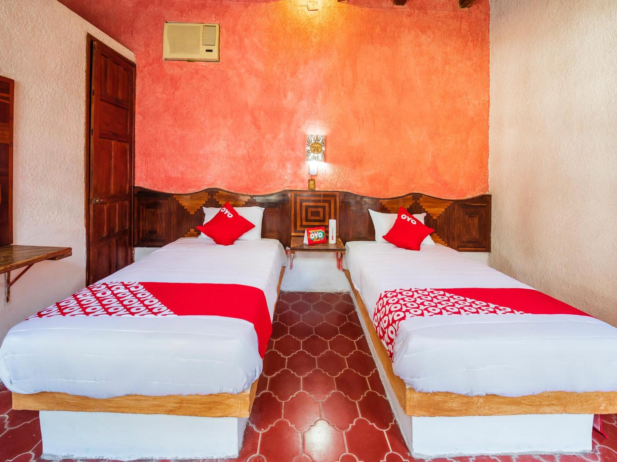 Oyo Hotel Sands Барра-де-Навидад Экстерьер фото