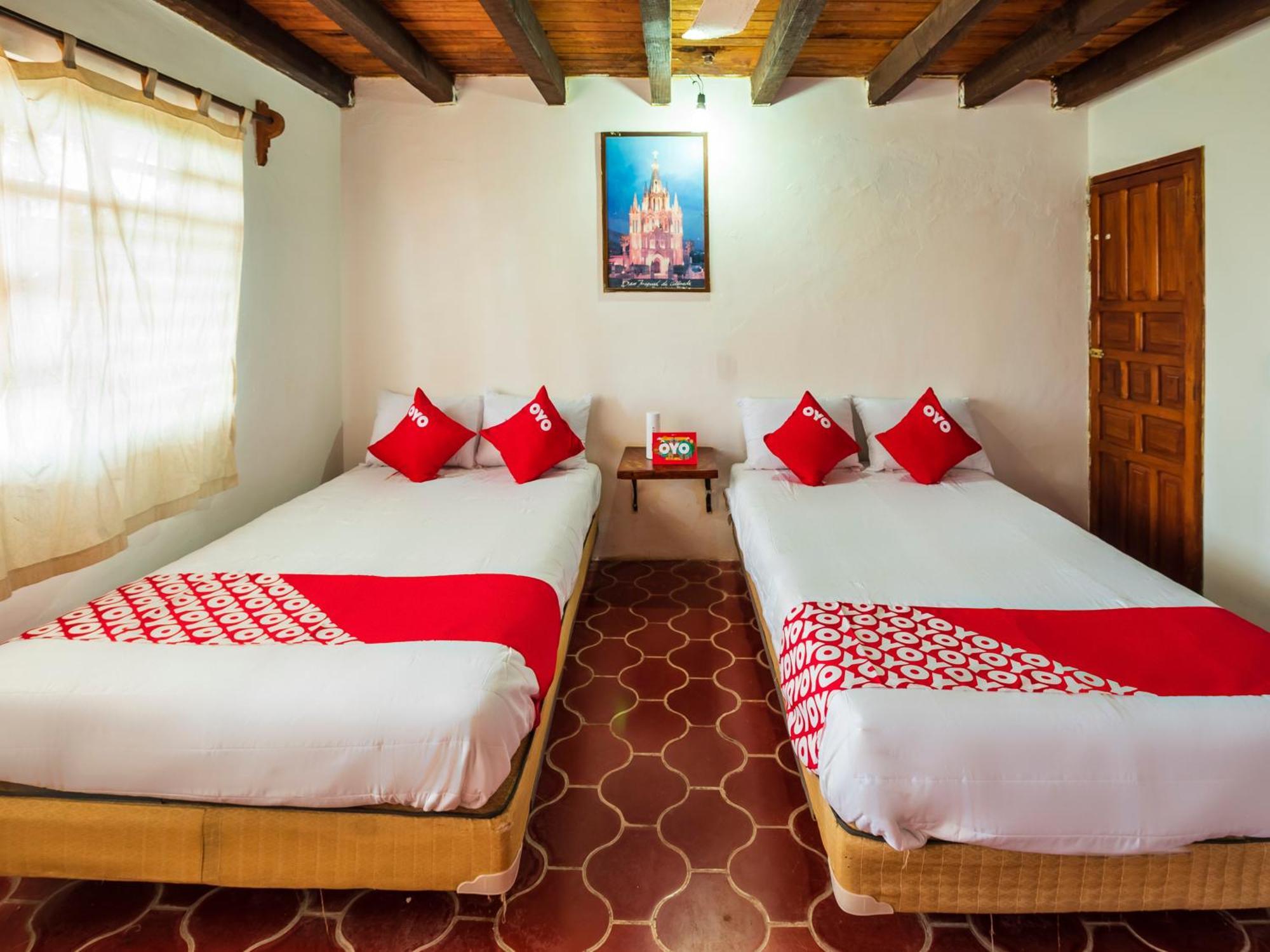 Oyo Hotel Sands Барра-де-Навидад Экстерьер фото
